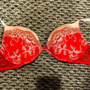 Red lacy push-up bra